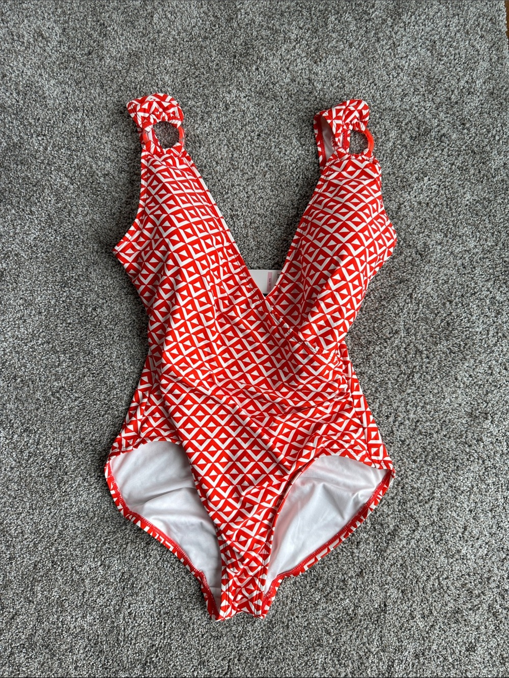 Carmen Marc Valvo Red & White Geometric One-Piece Swimsuit